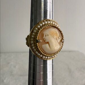 Vintage Hollycraft Adjustable Cameo Ring